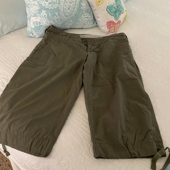 Nike Sportswear Capri Pants - Picture 1 of 3